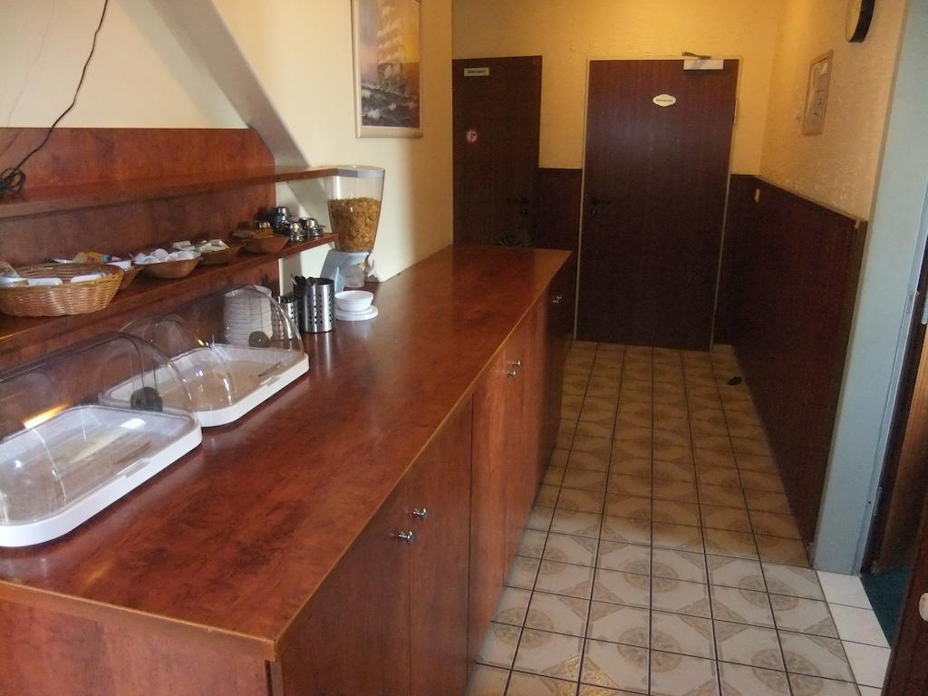 Hotel Adriatic Laatzen Стая снимка